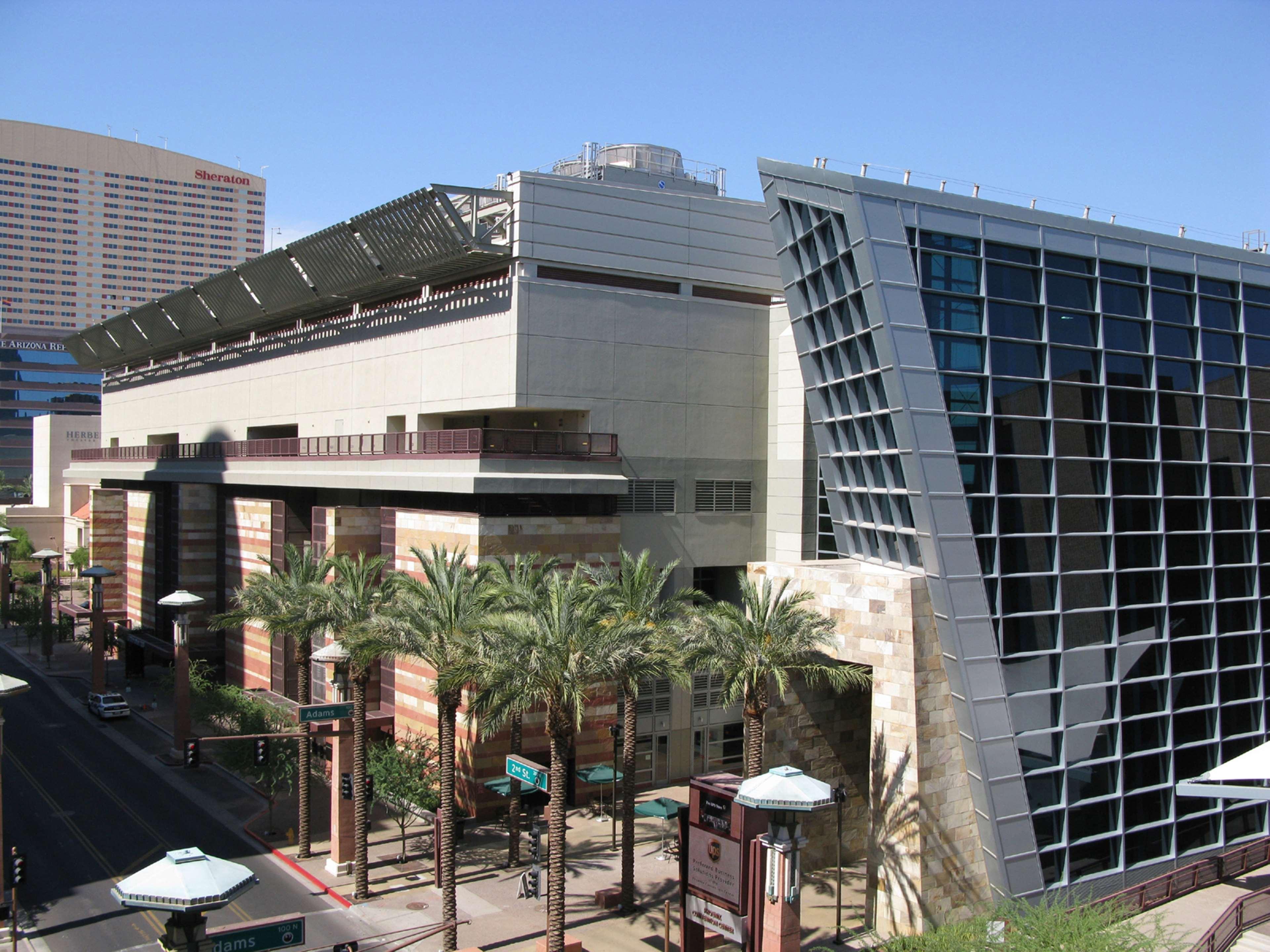 Hilton Phoenix Airport Exterior photo